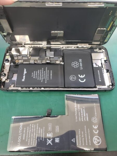 iPhoneXSM (アイフォン)のバッテリー交換はデーターそのまま即日修理の【スマホ修理工房上野店】